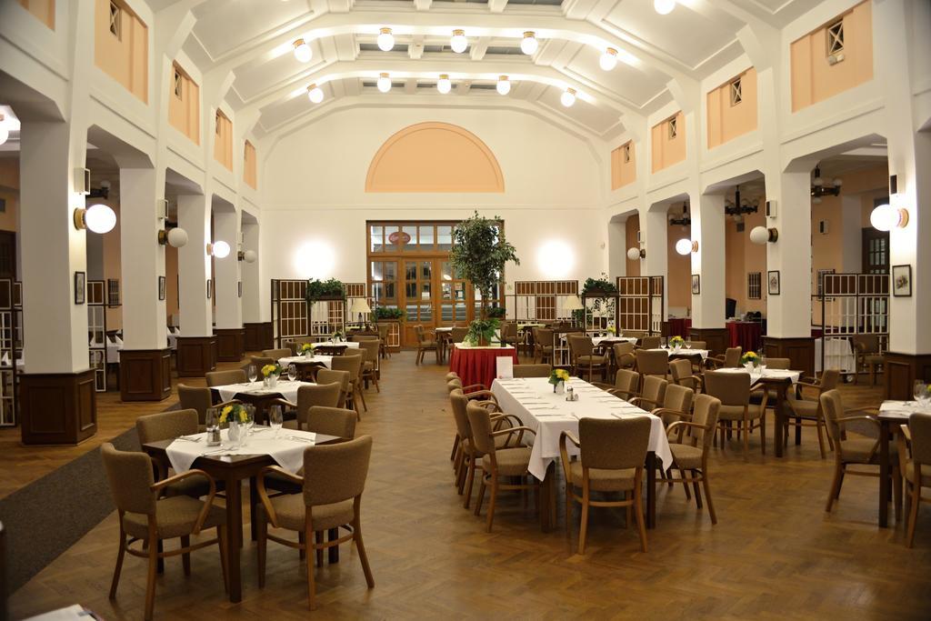 Masarykova Kolej Hotel Prague Exterior photo