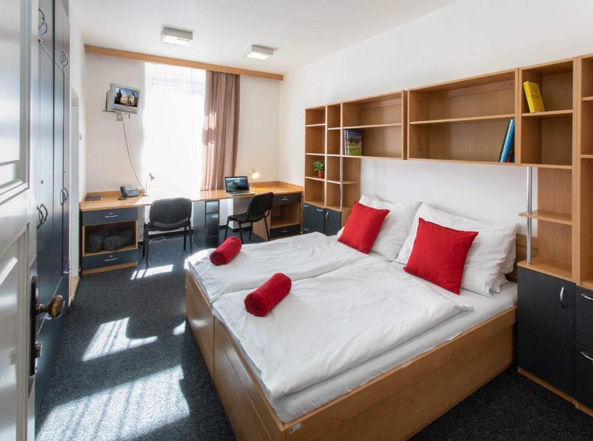 Masarykova Kolej Hotel Prague Exterior photo