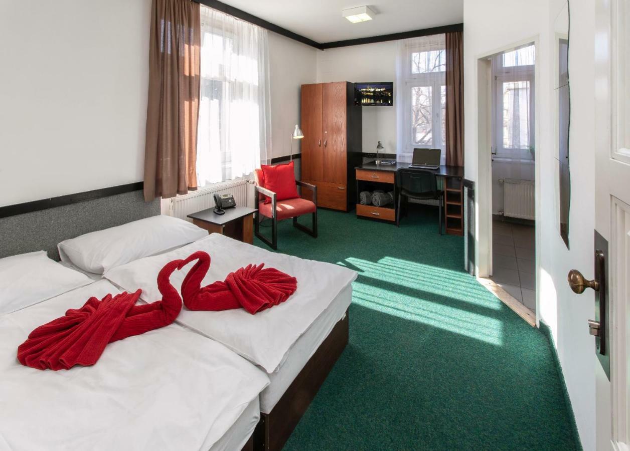 Masarykova Kolej Hotel Prague Exterior photo