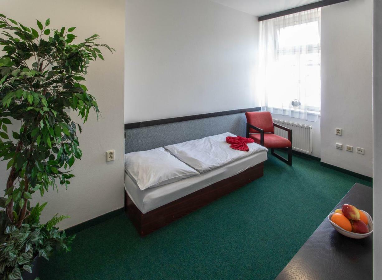 Masarykova Kolej Hotel Prague Exterior photo